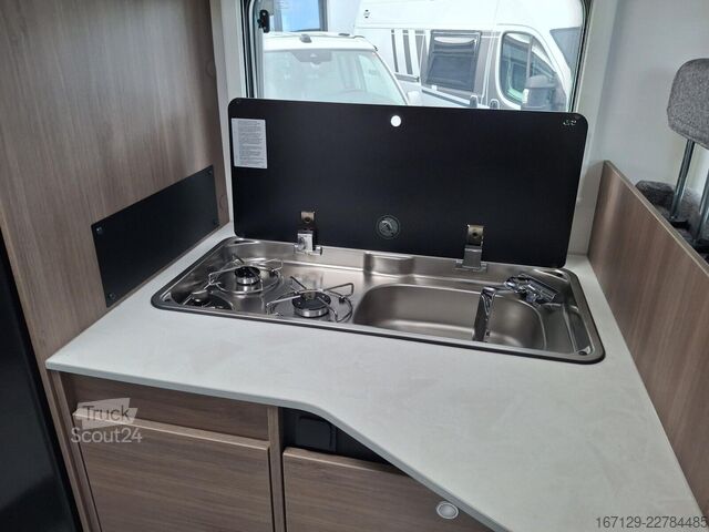 Polintegriran avtodom CARADO T 338s