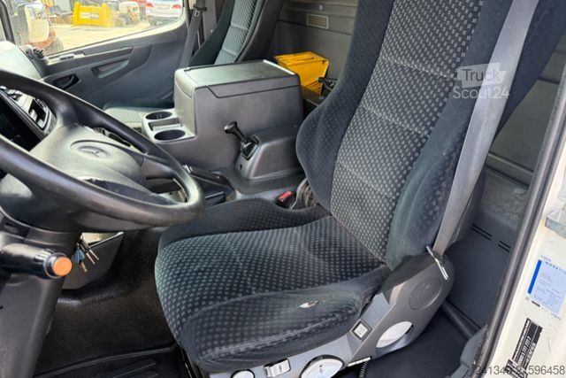 Samochód ciężarowy typu furgon MERCEDES-BENZ Atego 1224 4x2 Carrier Supra 950 -30°C