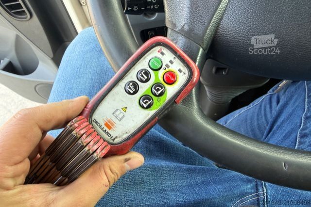 Samochód ciężarowy typu furgon MERCEDES-BENZ Atego 1224 4x2 Carrier Supra 950 -30°C