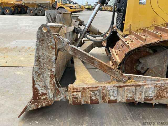 Máquina de nivelamento Caterpillar D6T LGP