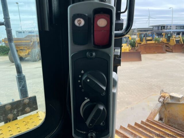 Máquina de nivelamento Caterpillar D6T LGP