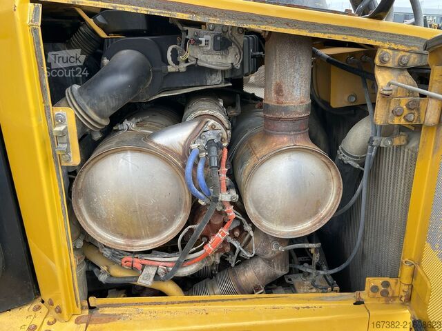 Máquina de nivelamento Caterpillar D6T LGP