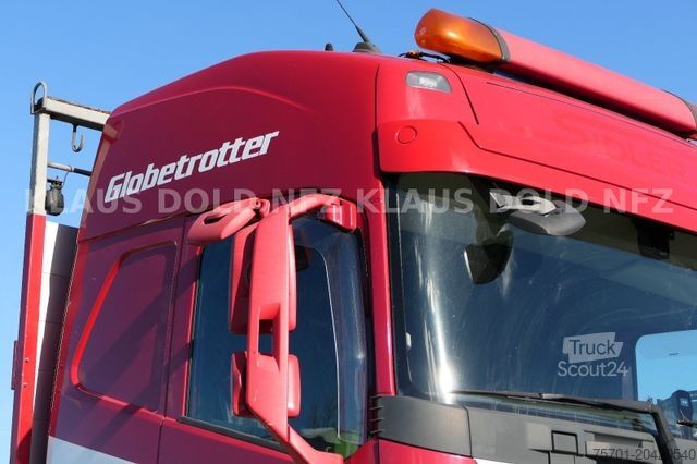 Flatbed truck VOLVO FH 500 Pritsche Kran Palfinger Funk Vollluft EU6