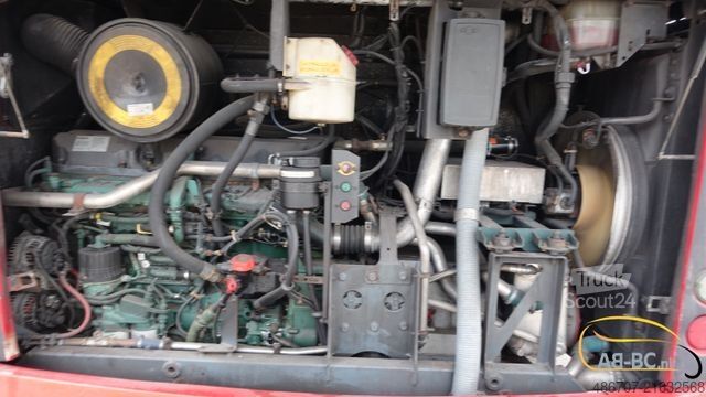 Bus VOLVO UNVI SIGHTSEEING 65 Sitze EURO 5 (2 Stuck)