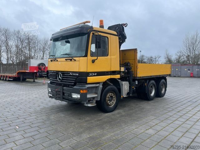 Lastbil med flak MERCEDES-BENZ Actros 3343 MP1 6x4 Pritsche Kran HMF 20.00 20m/