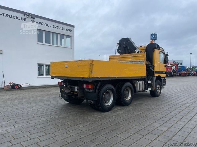 Lastbil med flak MERCEDES-BENZ Actros 3343 MP1 6x4 Pritsche Kran HMF 20.00 20m/