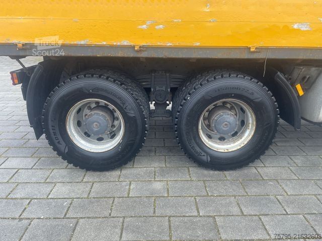 Lastbil med flak MERCEDES-BENZ Actros 3343 MP1 6x4 Pritsche Kran HMF 20.00 20m/