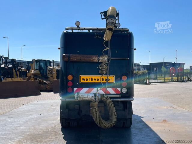 підмітальна машина Ravo Ravo 560 sweeper 3th brush / vacuumtruck (BZ-VJ...