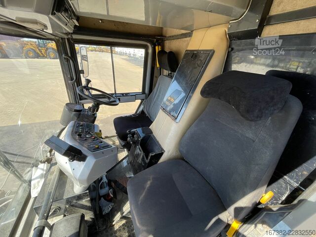 підмітальна машина Ravo Ravo 560 sweeper 3th brush / vacuumtruck (BZ-VJ...