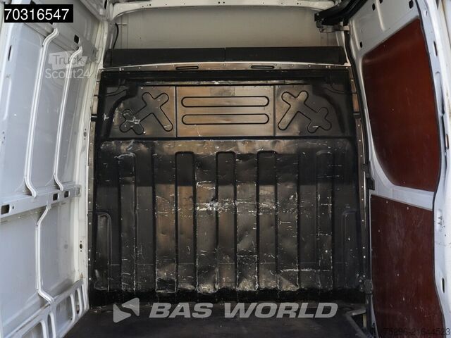 Bestelauto Iveco Daily 35S13 Automaat L2H2 3,5t Trekhaak Airco C...