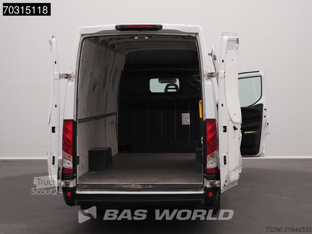 Bestelauto Iveco Daily 35S16 Automaat L3H2 Airco Camera Parkeers...