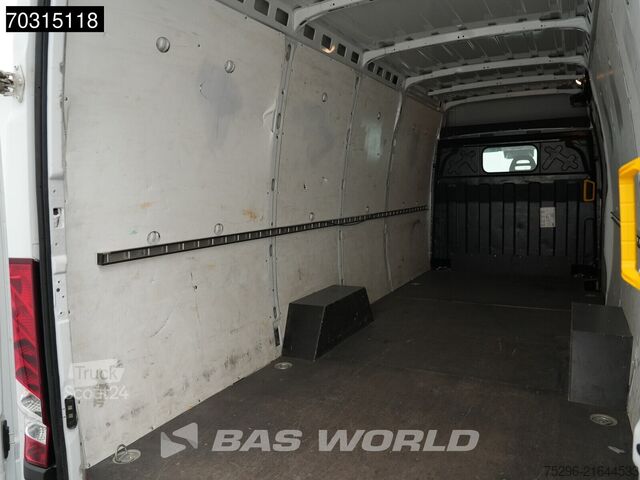 Bestelauto Iveco Daily 35S16 Automaat L3H2 Airco Camera Parkeers...