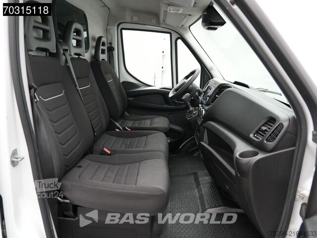 Bestelauto Iveco Daily 35S16 Automaat L3H2 Airco Camera Parkeers...