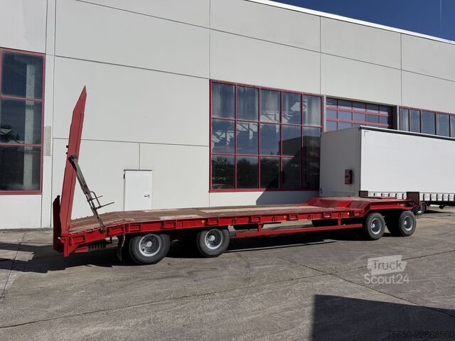 Poluprikolica za niskopodni prevoz Goldhofer TU-4-2x2-31/80  4 Achs Tiefladeranhänger