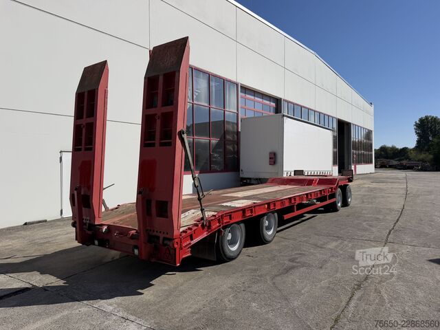 Poluprikolica za niskopodni prevoz Goldhofer TU-4-2x2-31/80  4 Achs Tiefladeranhänger