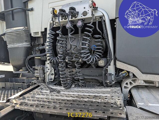  Renault T 520