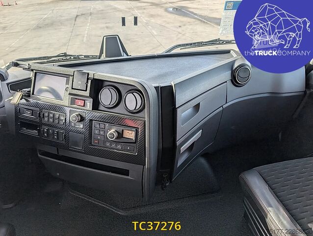  Renault T 520