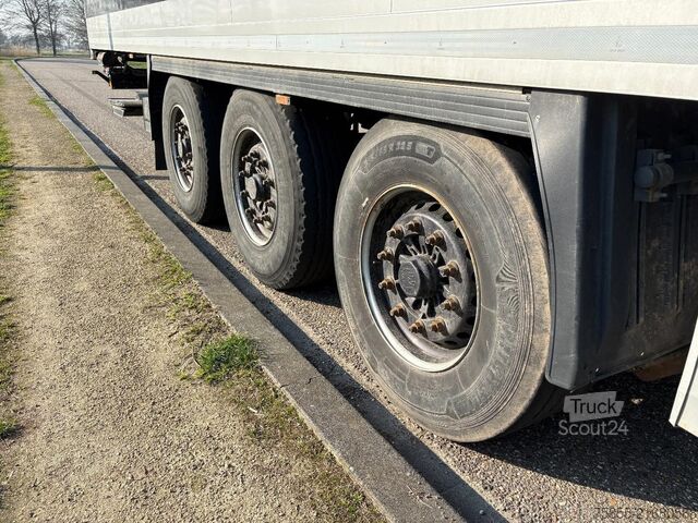 Transport frigorifique Krone N/A Carrier Vector 1350 / Liftaxle / Loading li...