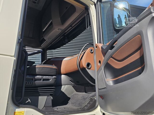 Autotransporter DAF XF 530 6x2 / OPRIJ - MACHINE TRANSPORT