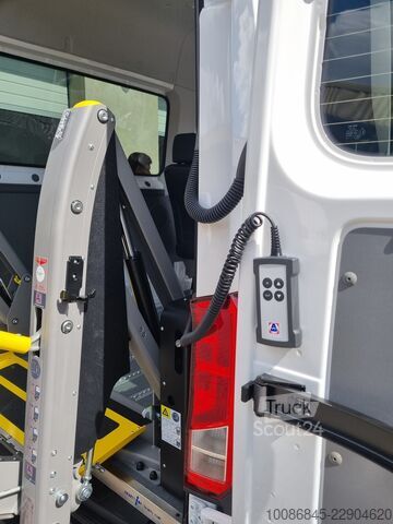 Minibuss KMP | Trinn | Heis VW Crafter 35
