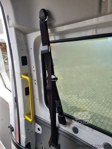 Minibuss KMP | Trinn | Heis VW Crafter 35