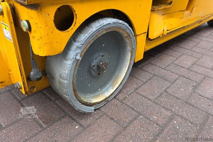 Ollós emelő Haulotte Compact 8 As-Is, Electric, 8m Working Height, 350k