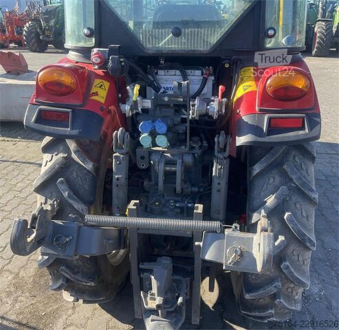 Tractor Massey Ferguson MF 3640 V Schmalspurtraktor