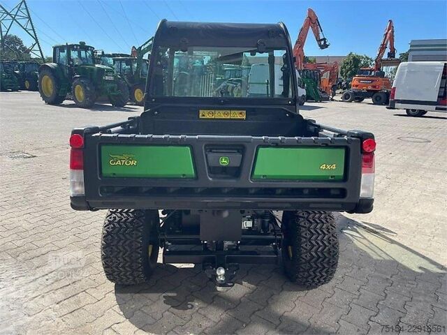 Traktor John Deere Gator HPX 815E
