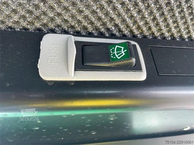 Traktor John Deere Gator HPX 815E