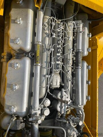 Traktor Kirovets K 701 V12