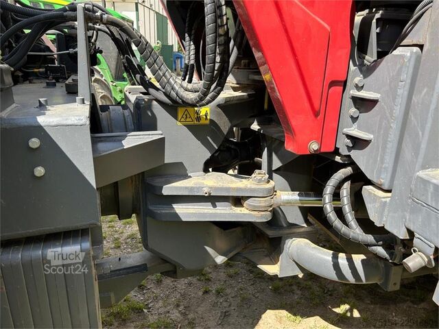 Traktor Kirovets K743 mit Mercedes Motor OM470LA