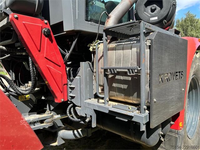 Traktor Kirovets K743 mit Mercedes Motor OM470LA