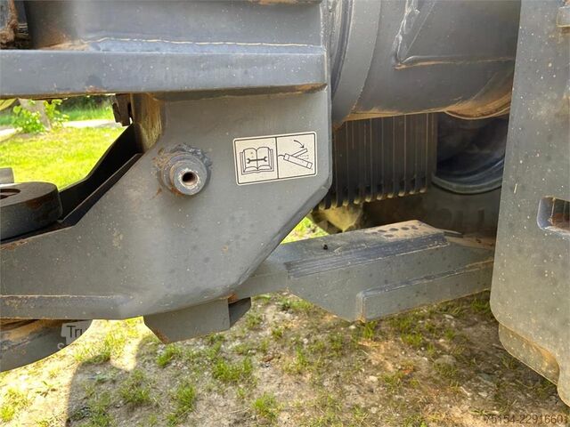 Traktor Kirovets K743 mit Mercedes Motor OM470LA