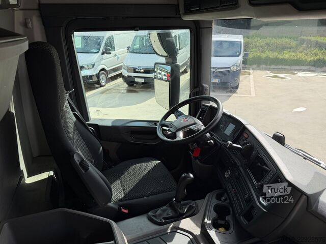 Plachtový nákladní vůz SCANIA P 280 T26-033