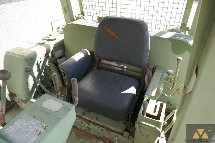 Bouteur Caterpillar D7F Ex-army