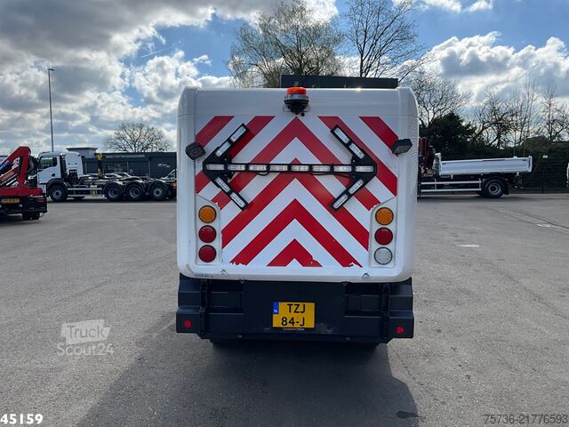 Balayeuse de voirie Ravo 540 CD Euro 6 with 3-rd brush