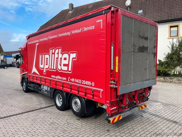 Camión plataforma con toldo DAF XF530 FAN LLL Plane Lenk/Lift Hydr. Auffahrrampe