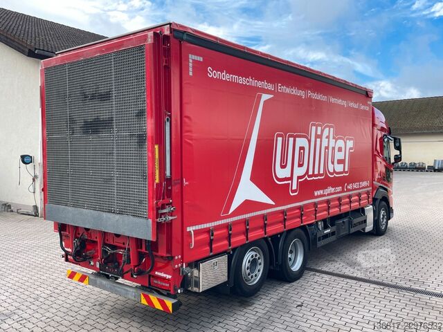 Camión plataforma con toldo DAF XF530 FAN LLL Plane Lenk/Lift Hydr. Auffahrrampe