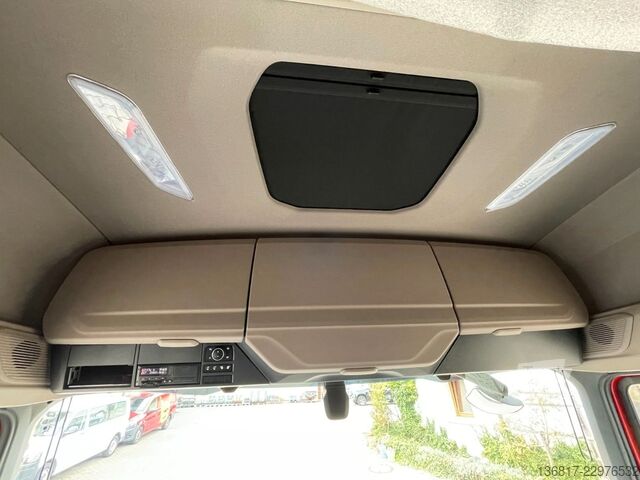 Avolavetta pressupeitolla DAF XF530 FAN LLL Plane Lenk/Lift Hydr. Auffahrrampe