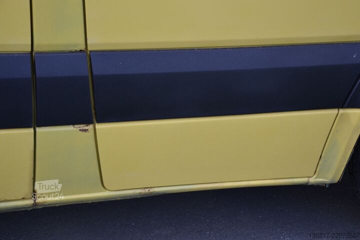 Umpikorja-auto MERCEDES-BENZ Sprinter 313 CDI Kasten 3-Sitze