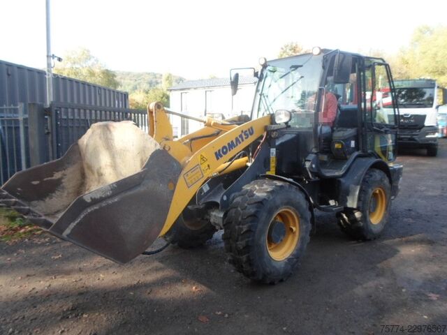 Φορτωτής με ελαστικά KOMATSU WA 70 M-8 E0