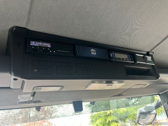 Hladilni tovornjak MAN TGM 18.290 Isotermico + sponda