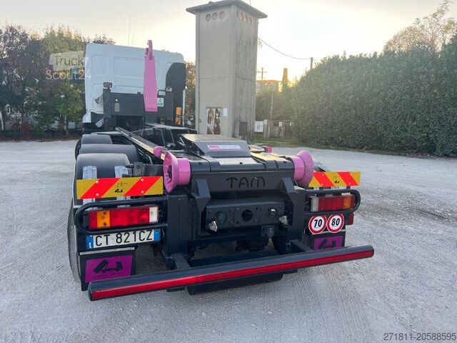 Camión portacontenedores de gancho RENAULT RENAULT 420 USATO SCARRABILE 8X2