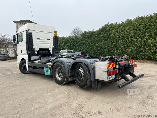 Camión portacontenedores de gancho MAN MAN TGX 26.500 USATO SCARRABILE 6X2