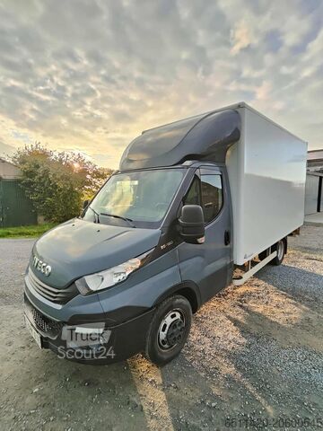 Ciężarówka skrzyniowa Iveco S.P.A Iveco 35c18