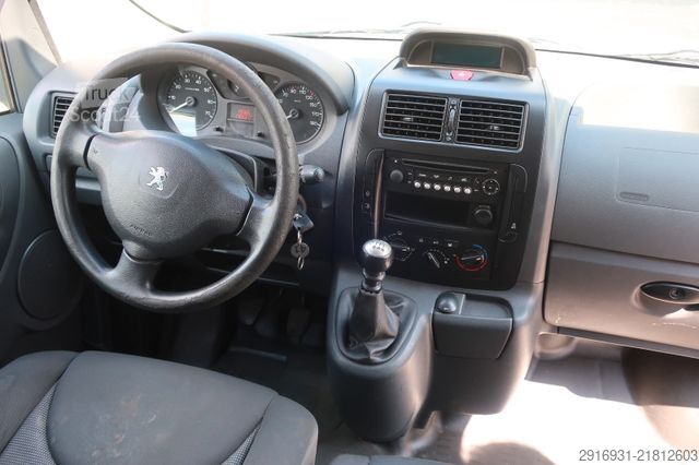 Skåpbil PEUGEOT Expert Kasten L2H1 COOL In Kasten Klima