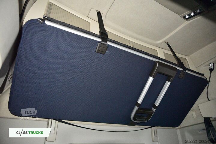 Standard tractor unit VOLVO FH 460 Globetrotter XL Varios i-Save