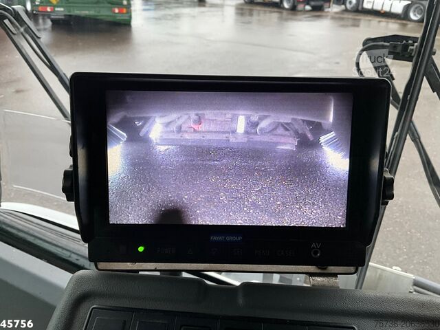 Spazzatrice Ravo 580 with 3-rd brush