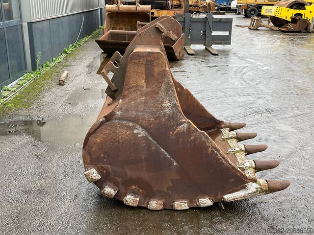 Pala Verachtert Bucket with teeth