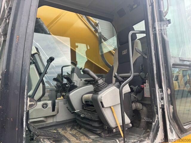 Crawler excavator Caterpillar 336FL Tracked material handler